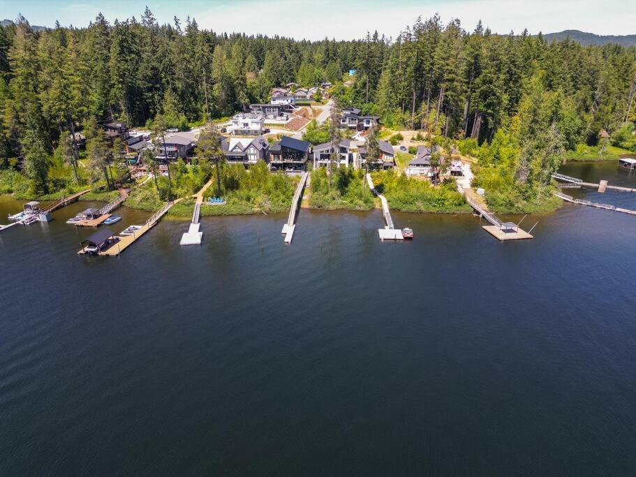 Kelly'S Sunset Lake Retreat Shawnigan Lake Extérieur photo